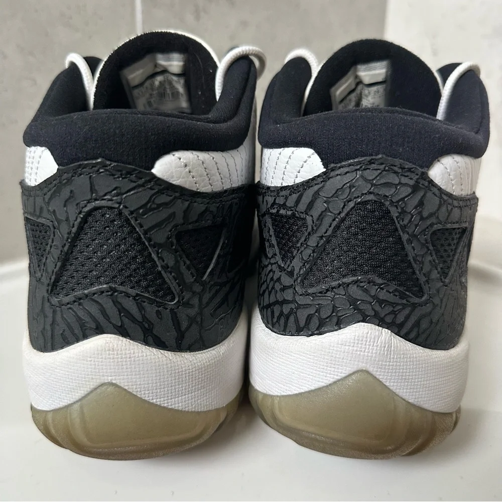 Nike Air Jordan 11 XI Retro Sneaker Size 11.5 Men